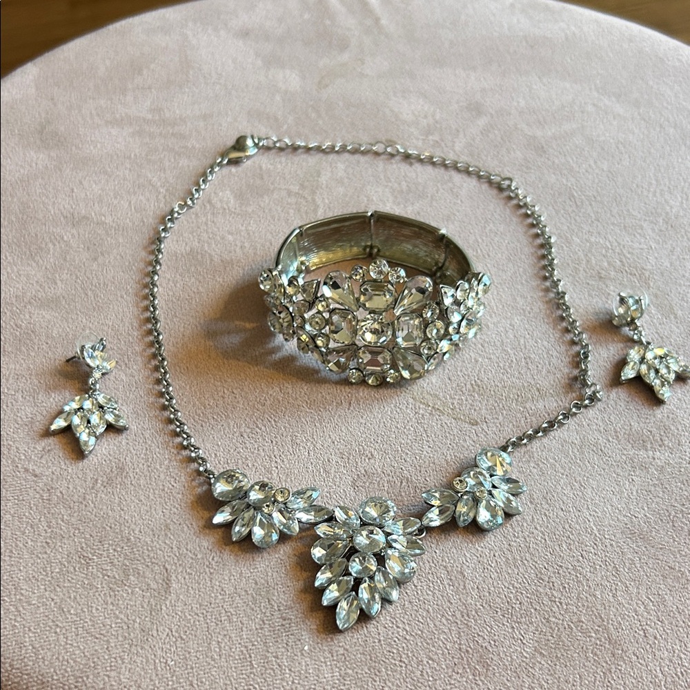 Sparkly Silver Tone Necklace, Earrings, and Bracelet Set